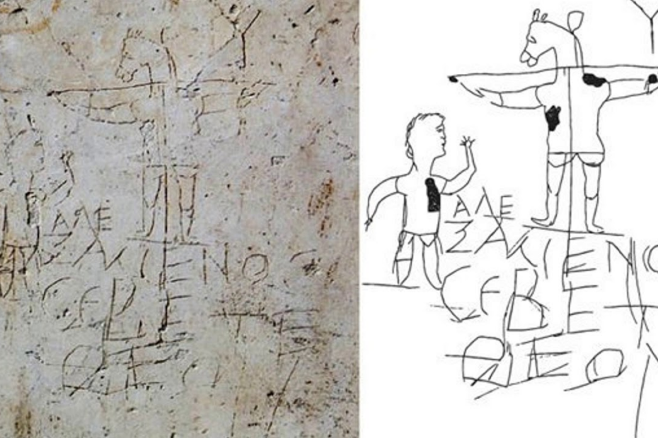Das Bild zeigt das sogenannte Alexamenos-Graffito, ein antikes Graffito, das auf eine Wand geritzt wurde und aus dem 2. oder 3. Jahrhundert stammt. Es besteht aus einer groben Zeichnung und einer griechischen Inschrift. Beschreibung der Darstellung: Links: Eine menschliche Figur mit erhobener Hand, vermutlich in einer Geste der Anbetung. Diese Figur repräsentiert „Alexamenos“, eine Person, die in der Inschrift namentlich genannt wird. Rechts: Eine gekreuzigte Figur mit einem menschlichen Körper, aber einem Eselskopf. Diese Darstellung soll Jesus Christus am Kreuz darstellen, jedoch in einer spöttischen und entwürdigenden Weise. Inschrift: Die griechische Inschrift unterhalb der Darstellung lautet: „Alexamenos verehrt seinen Gott“ (Ἀλεξάμενος σέβετε θεόν). Sie stellt eine polemische Aussage dar, die sich über den Glauben des Alexamenos lustig macht.